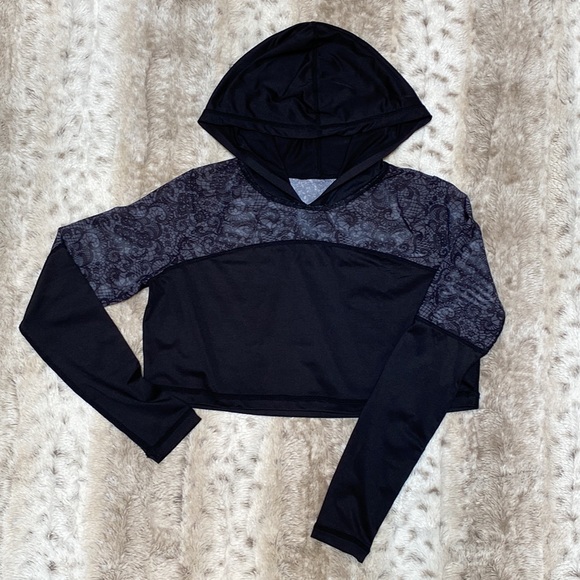 Ivy Sky Printed Mesh Hoodie in Black, Size M (10/12) - Picture 3 of 9